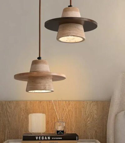 Wabi Sabi-inspirerad stenpendel i elegant travertin TAKLAMPA.SE